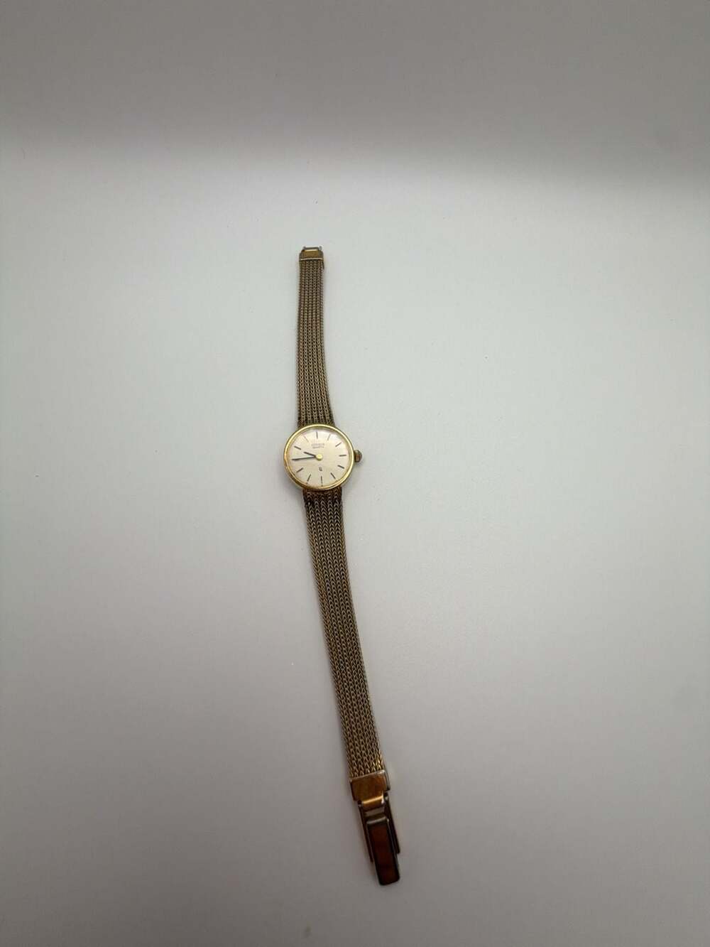 Vintage Citizen Quartz Women's Watch with Gold-Tone Mesh Bracelet
